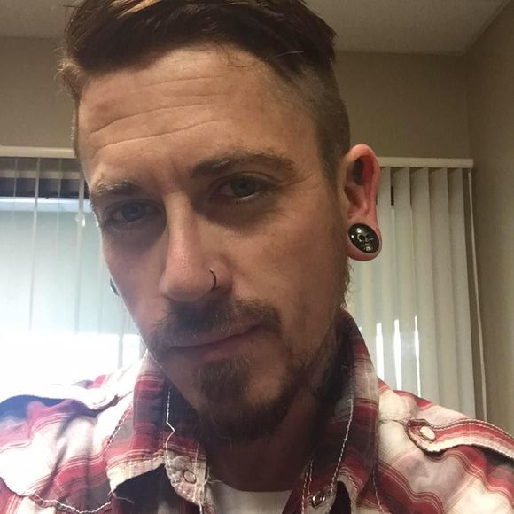 Meet your Posher, Aaron - Picture 1 of 1